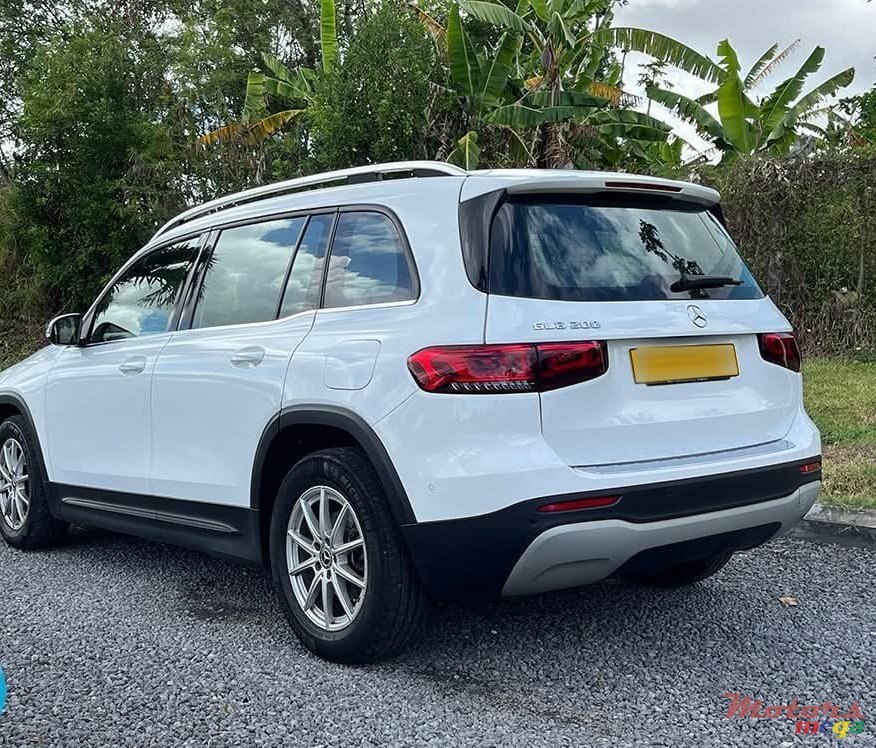 2020' Mercedes-Benz GLB 200 photo #3