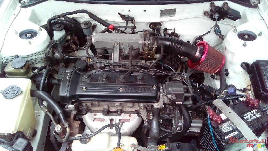 1998' Toyota Corolla Saloon photo #7