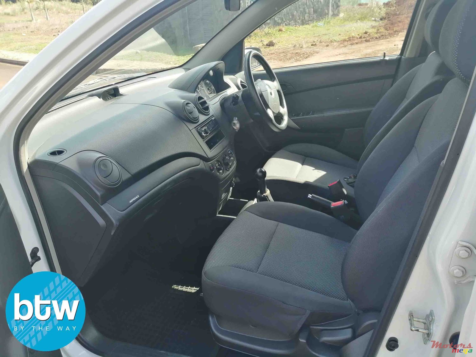 2012' Chevrolet Aveo LS photo #3