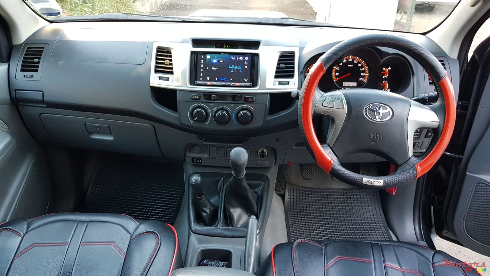 2011' Toyota Raider 4*4 3.0 photo #5