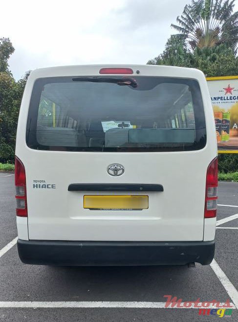 2008' Toyota HiAce photo #2