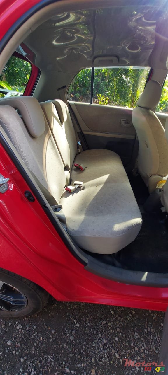 2009' Toyota Vitz photo #6