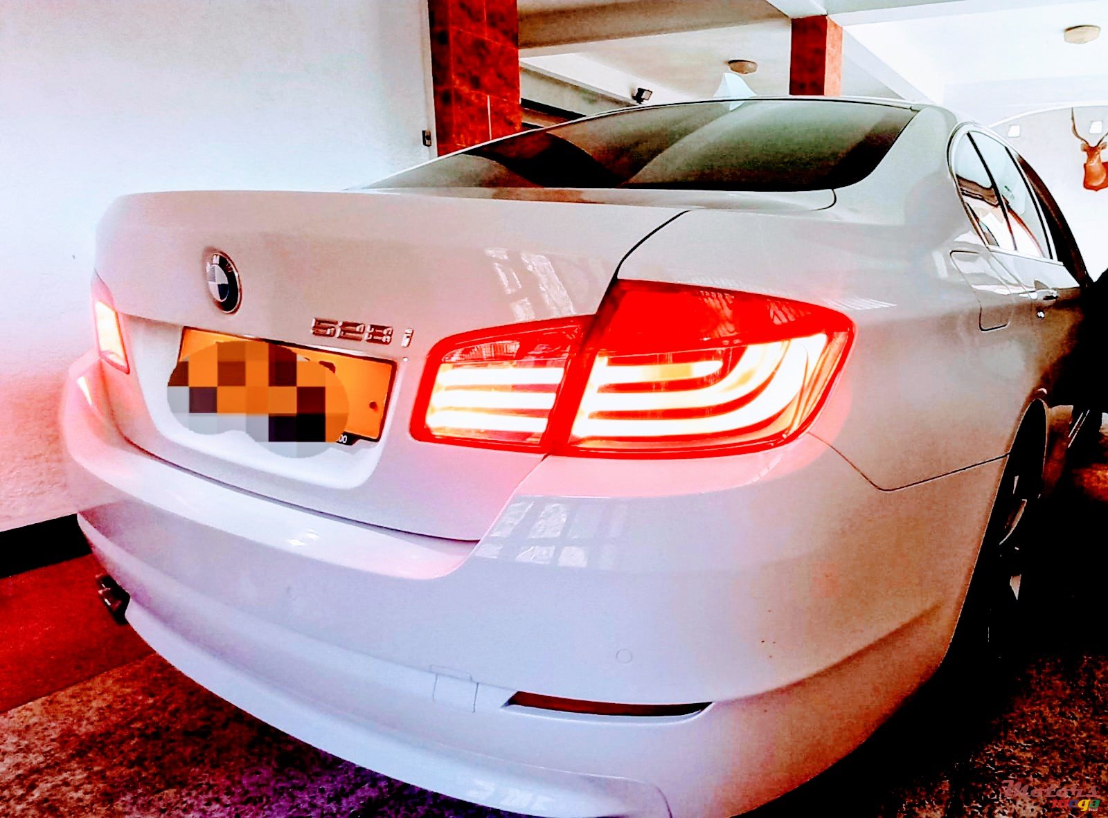 2010' BMW 528 photo #2