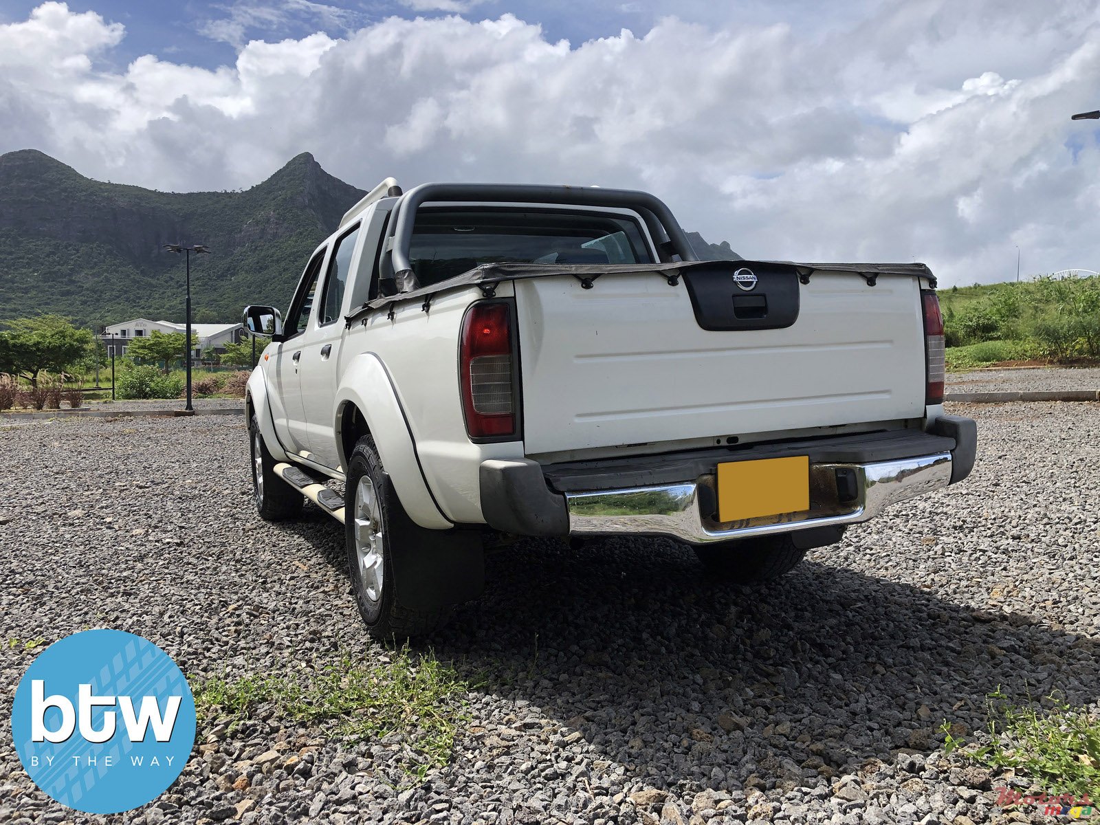 2014' Nissan NP300 photo #3