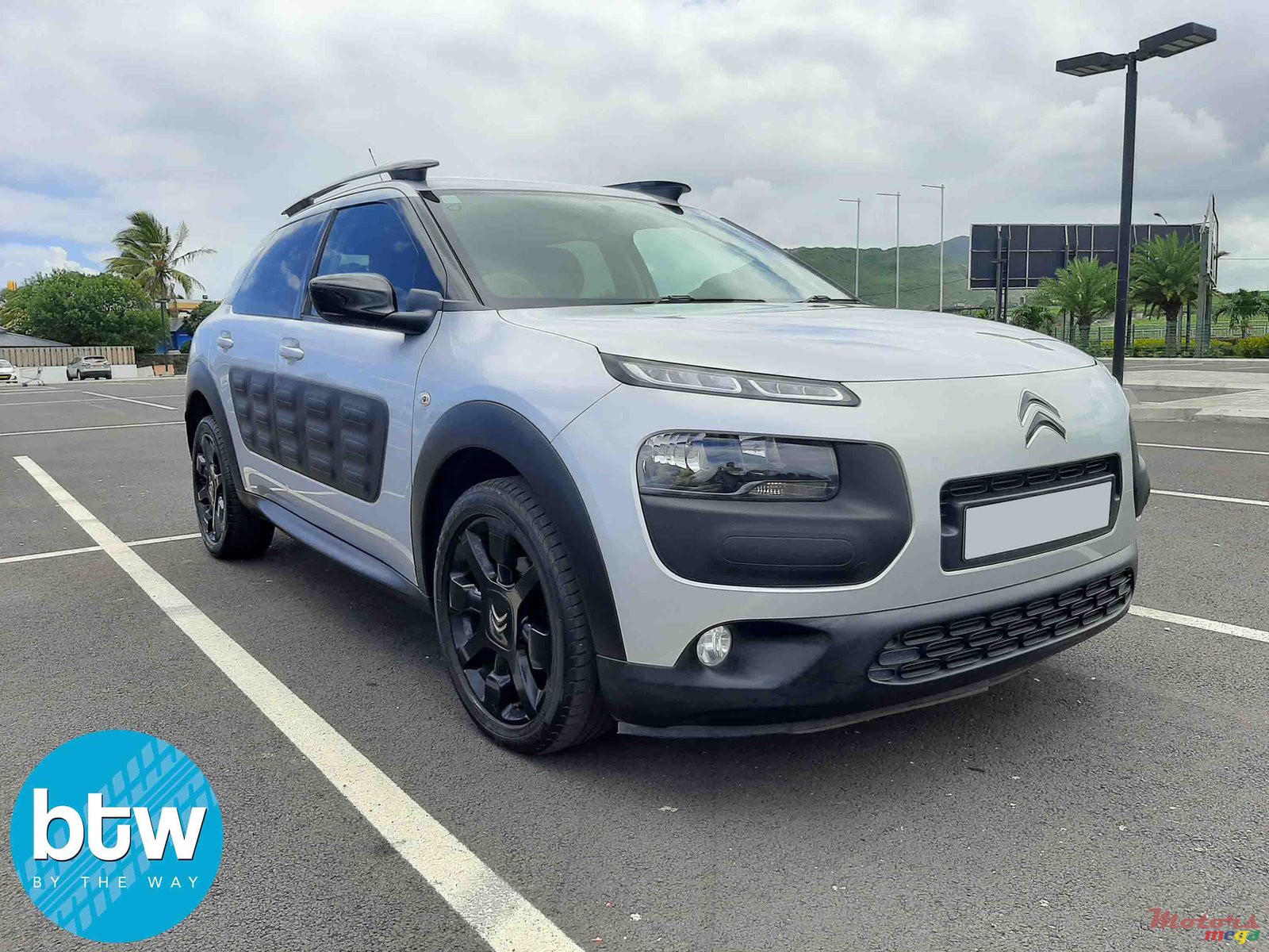 2018' Citroen C4 photo #1