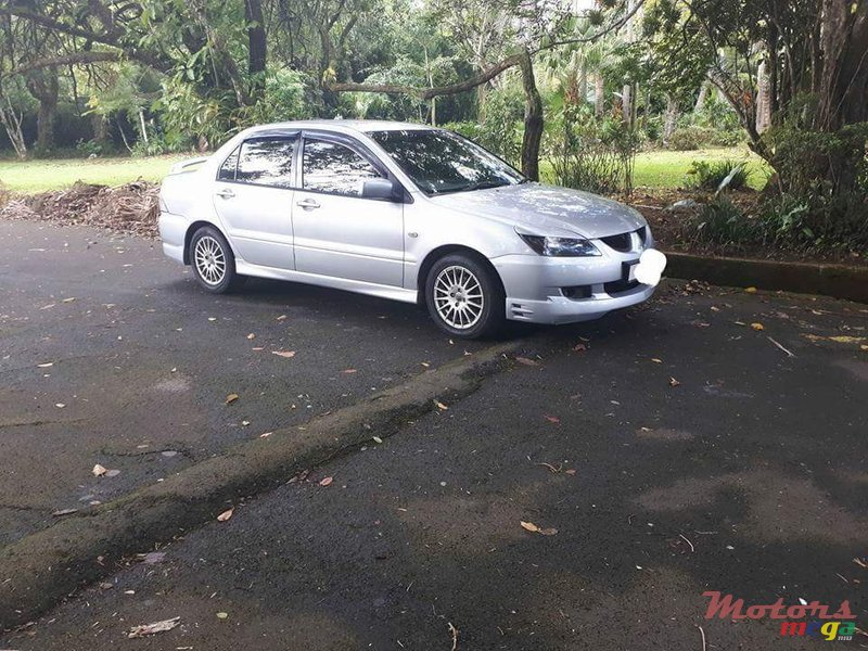 2005' Mitsubishi Lancer photo #3