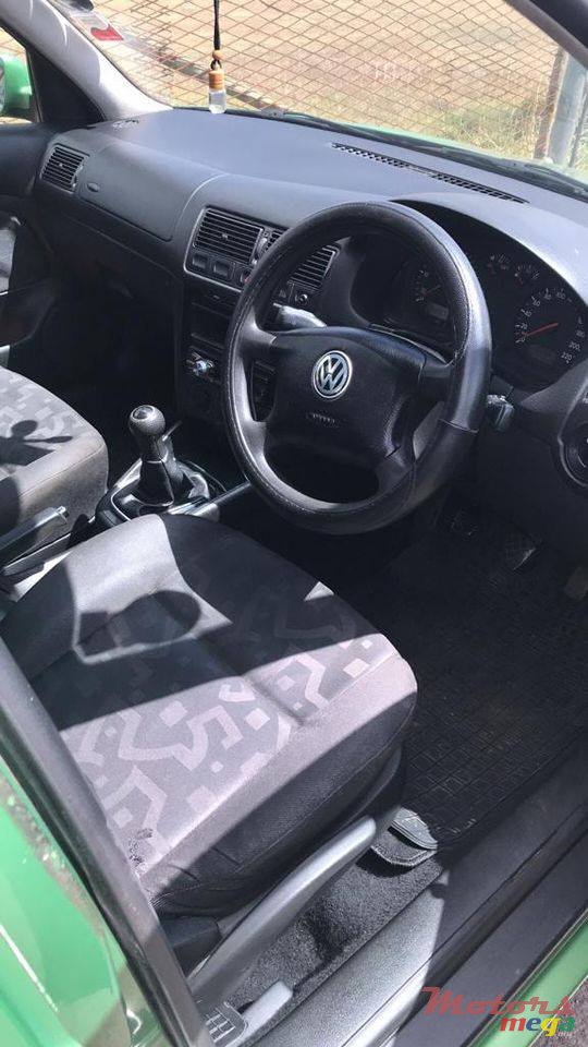 2005' Volkswagen Golf photo #4