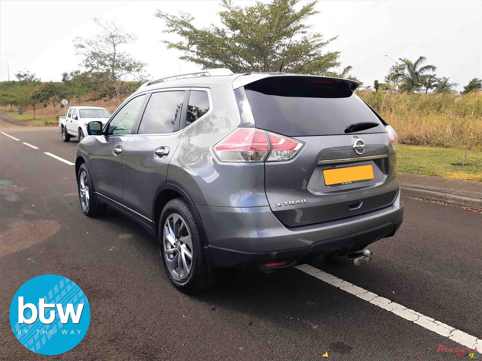 2016' Nissan X-Trail 7 seater photo #2