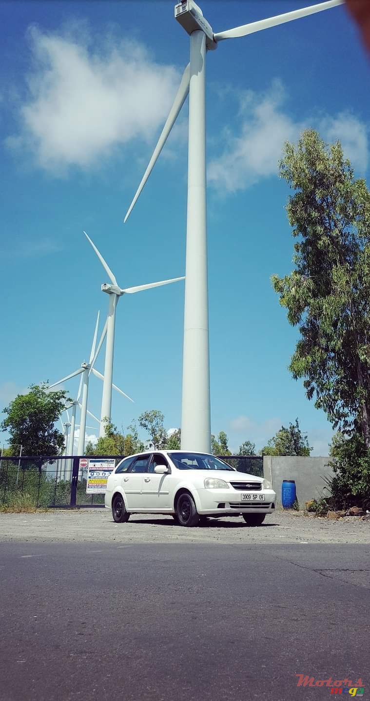 2009' Chevrolet Optra photo #5