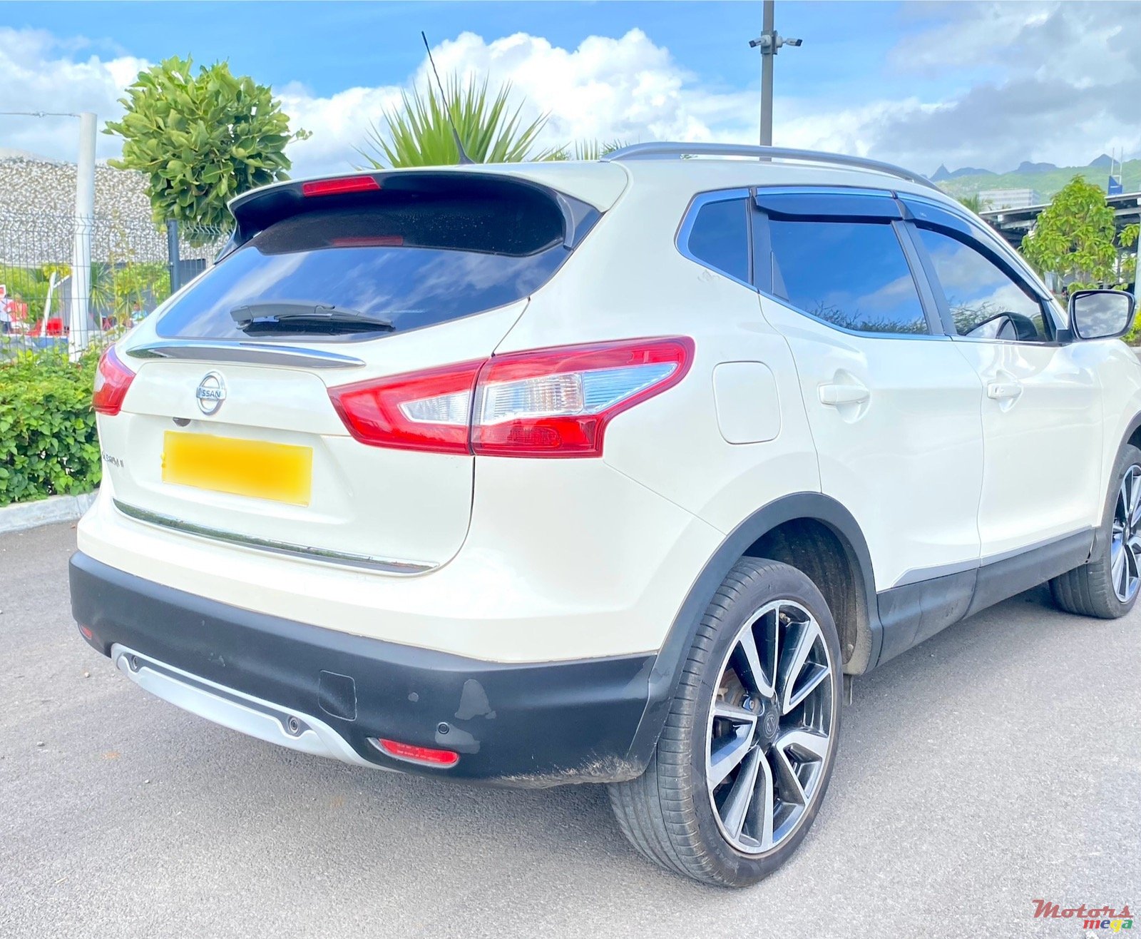 2016' Nissan photo #2