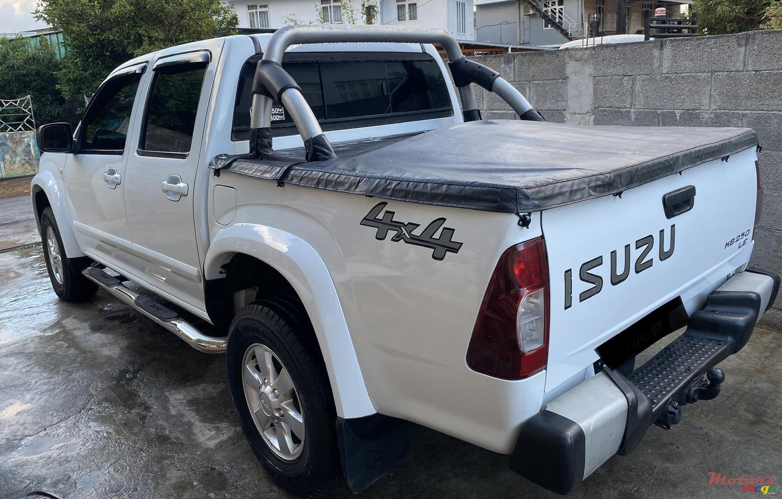 2009' Isuzu D-Max photo #5