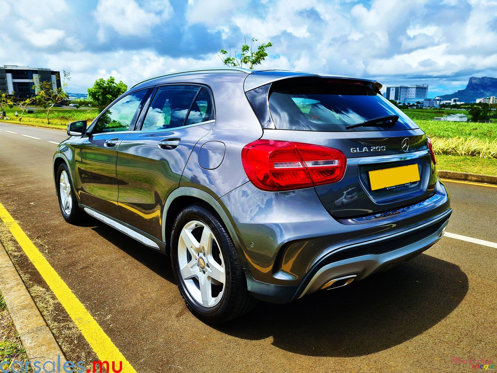 2016' Mercedes-Benz GLA 200 AMG photo #2