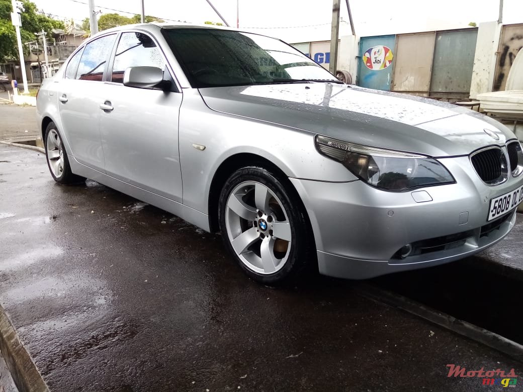 2005' BMW 525 M5 photo #1