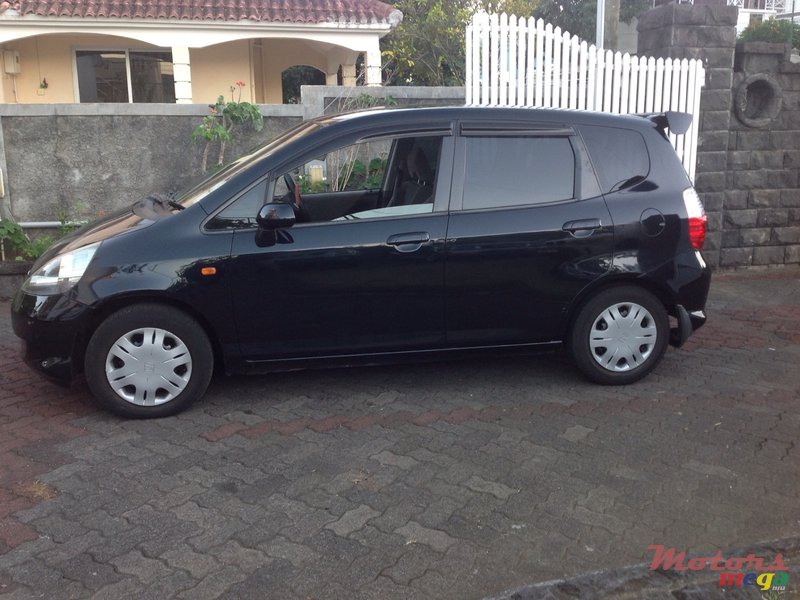 2005' Honda Fit photo #1