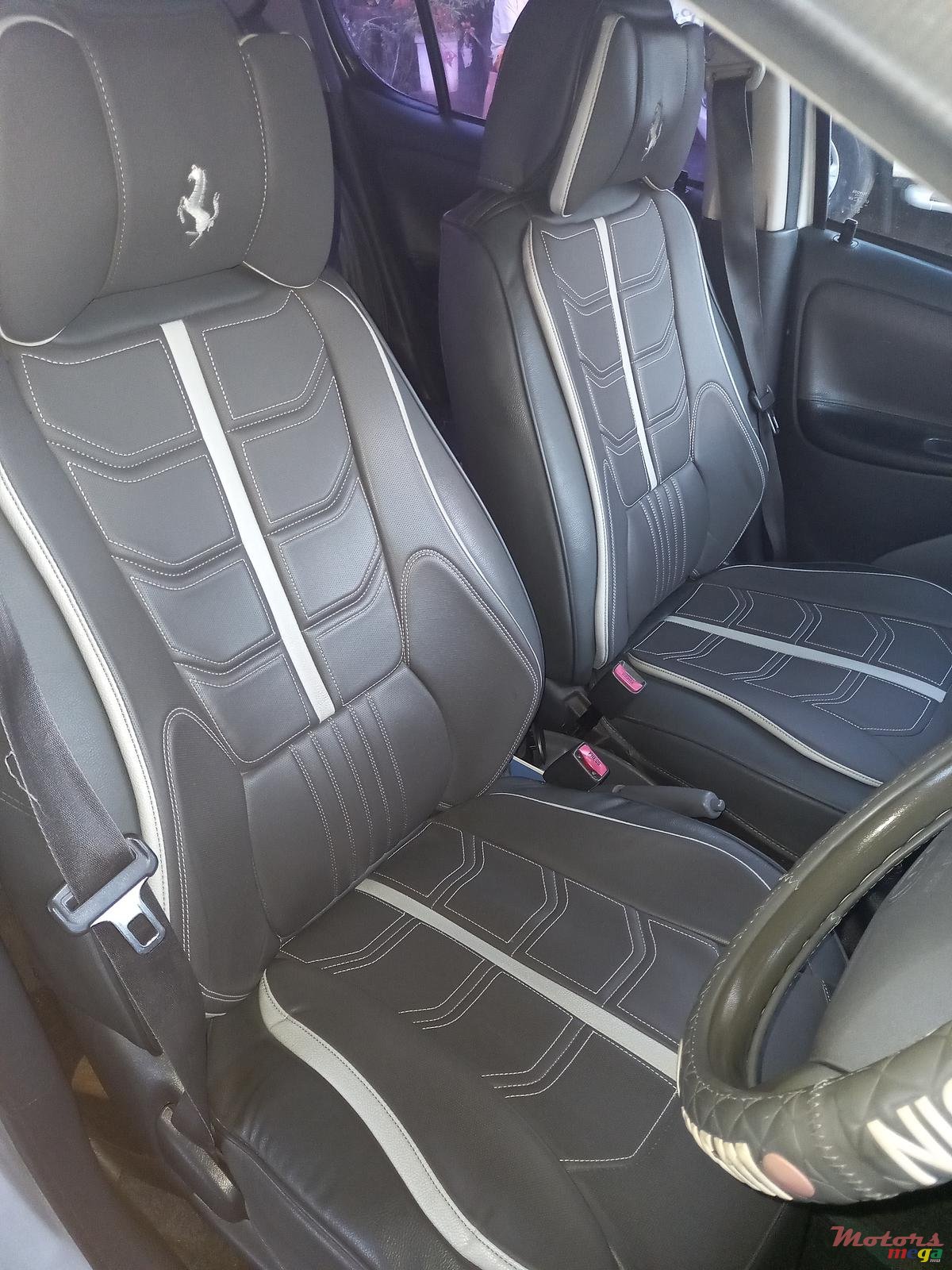 1999' Toyota Vitz photo #5