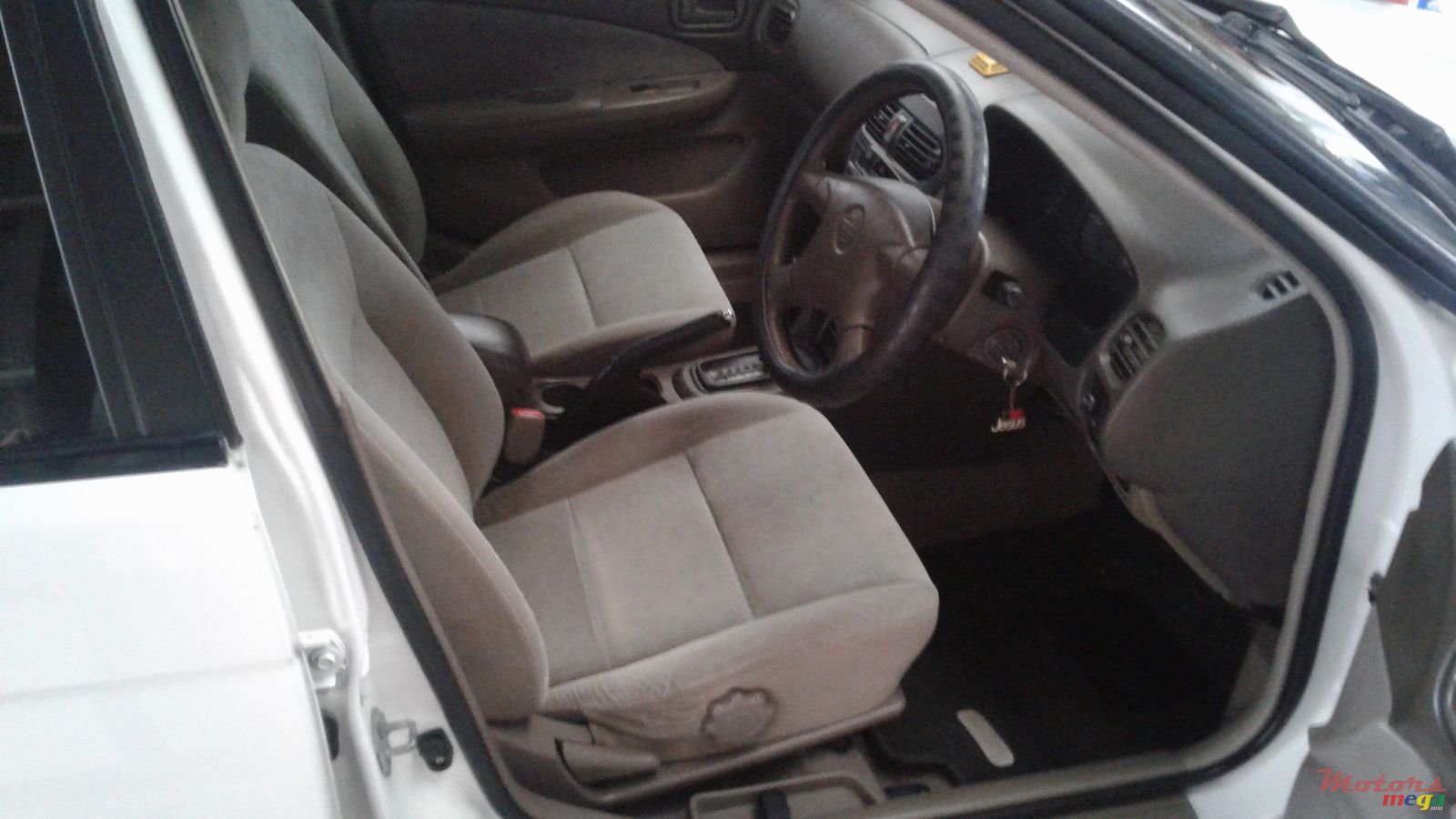 1999' Nissan Sunny automatic photo #4