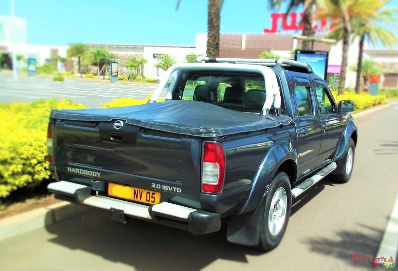 2005' Nissan Hardbody Predator 3.0 16VTD photo #2