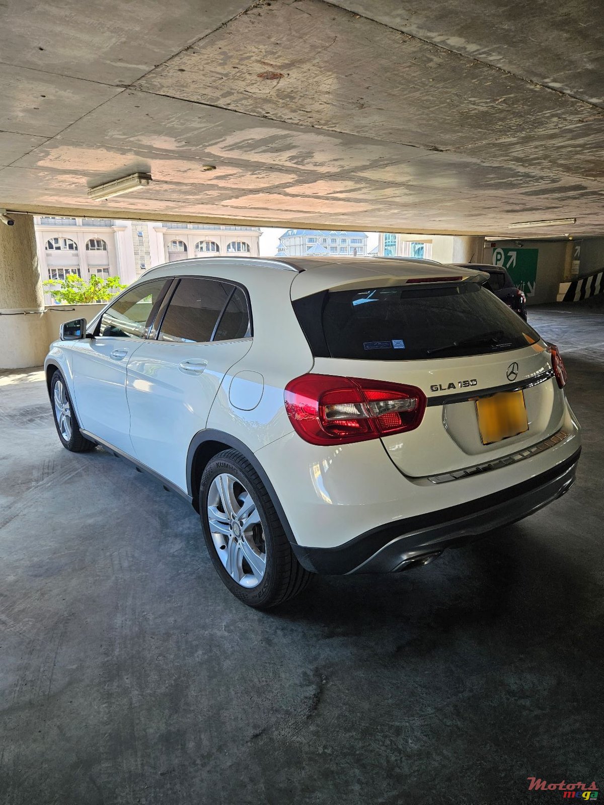 2014' Mercedes-Benz GLA 180 photo #4