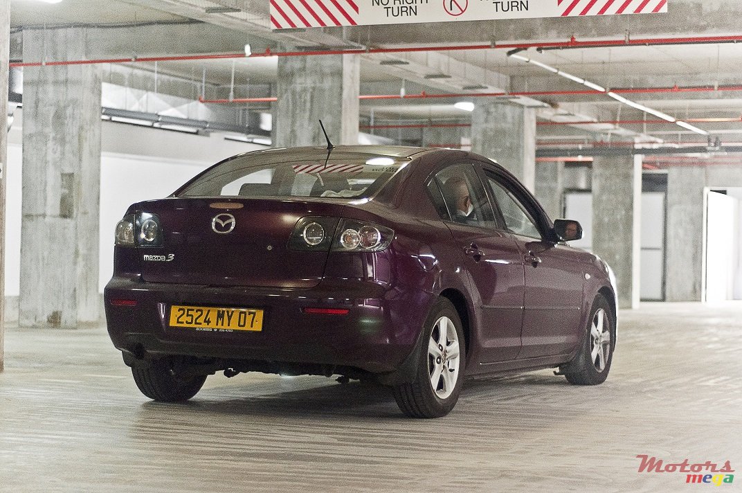 2007' Mazda 3 photo #3