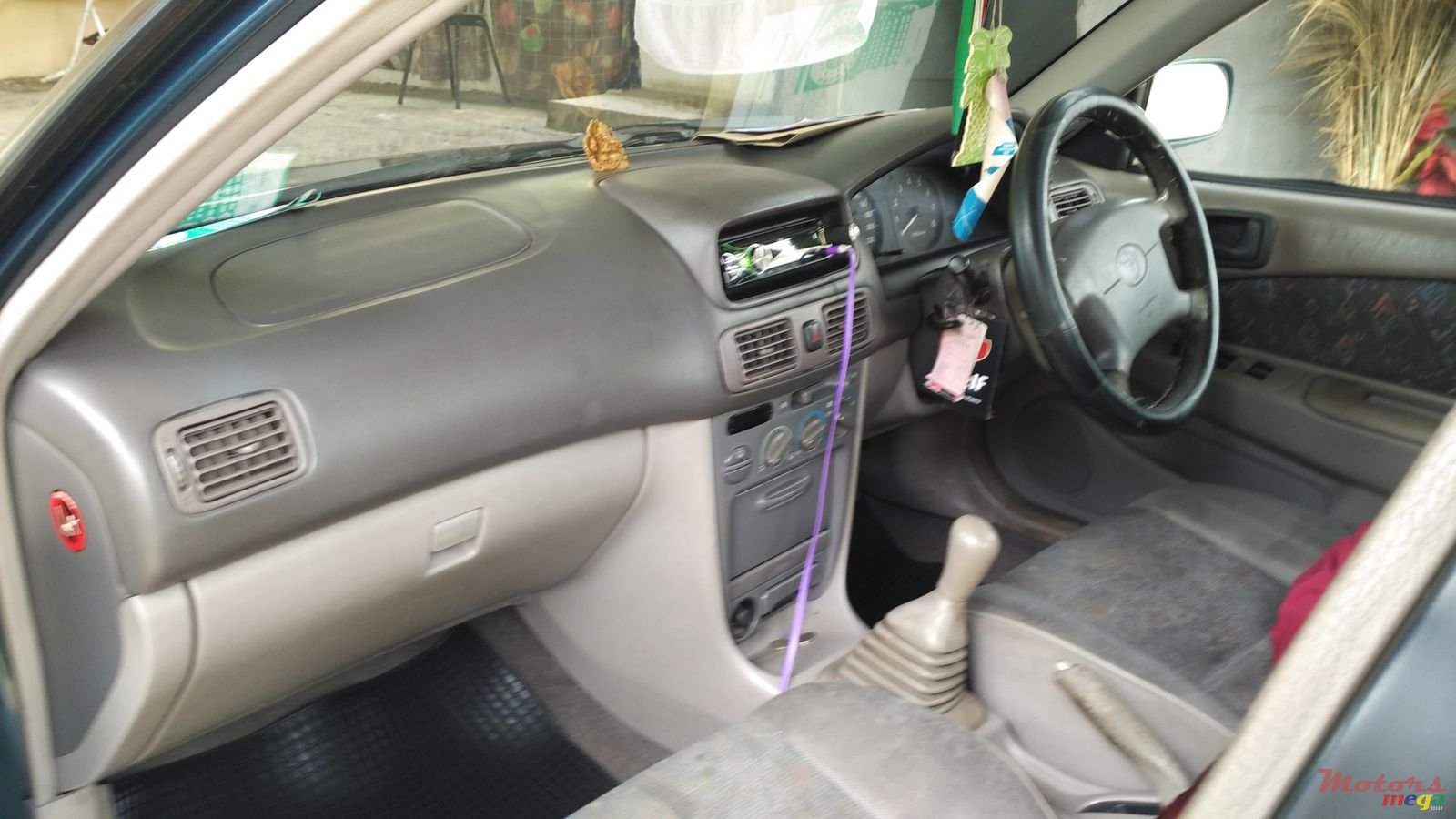 1999' Toyota Corolla photo #2