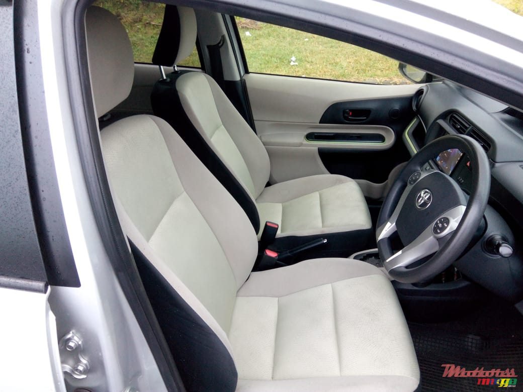 2012' Toyota photo #7