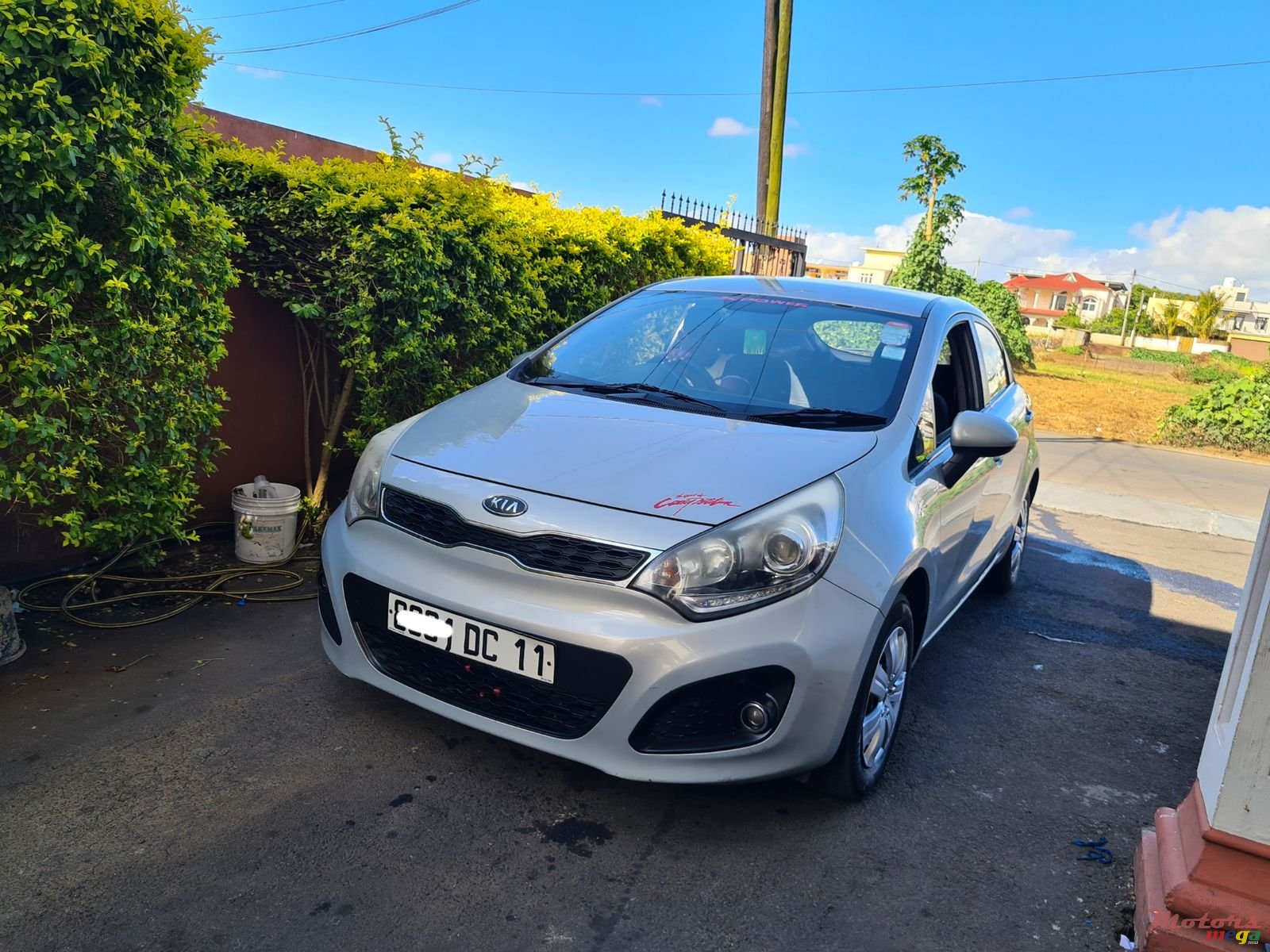 2011' Kia Rio Hatchback photo #1