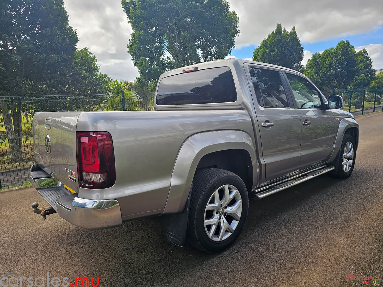 2018' Volkswagen Amarok 3.0 V6 TDI 4motion photo #4