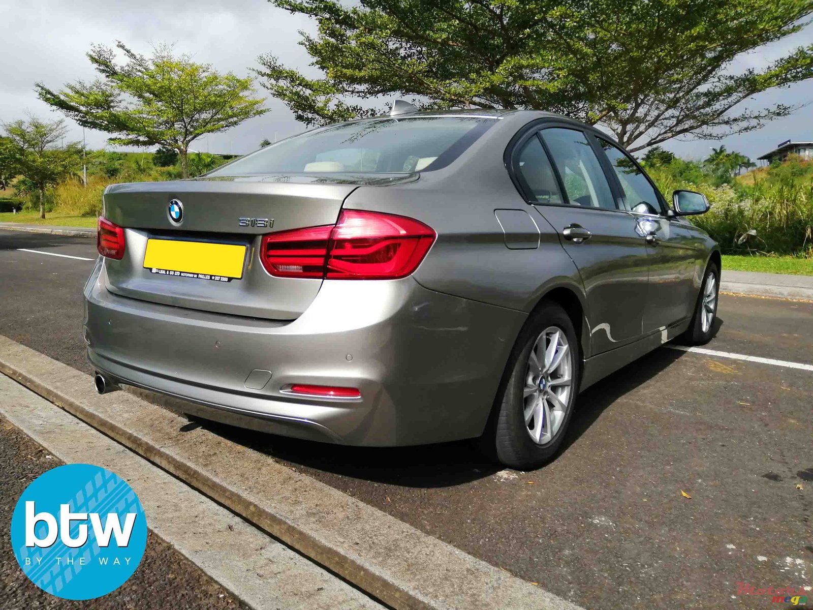 2016' BMW 318 photo #4