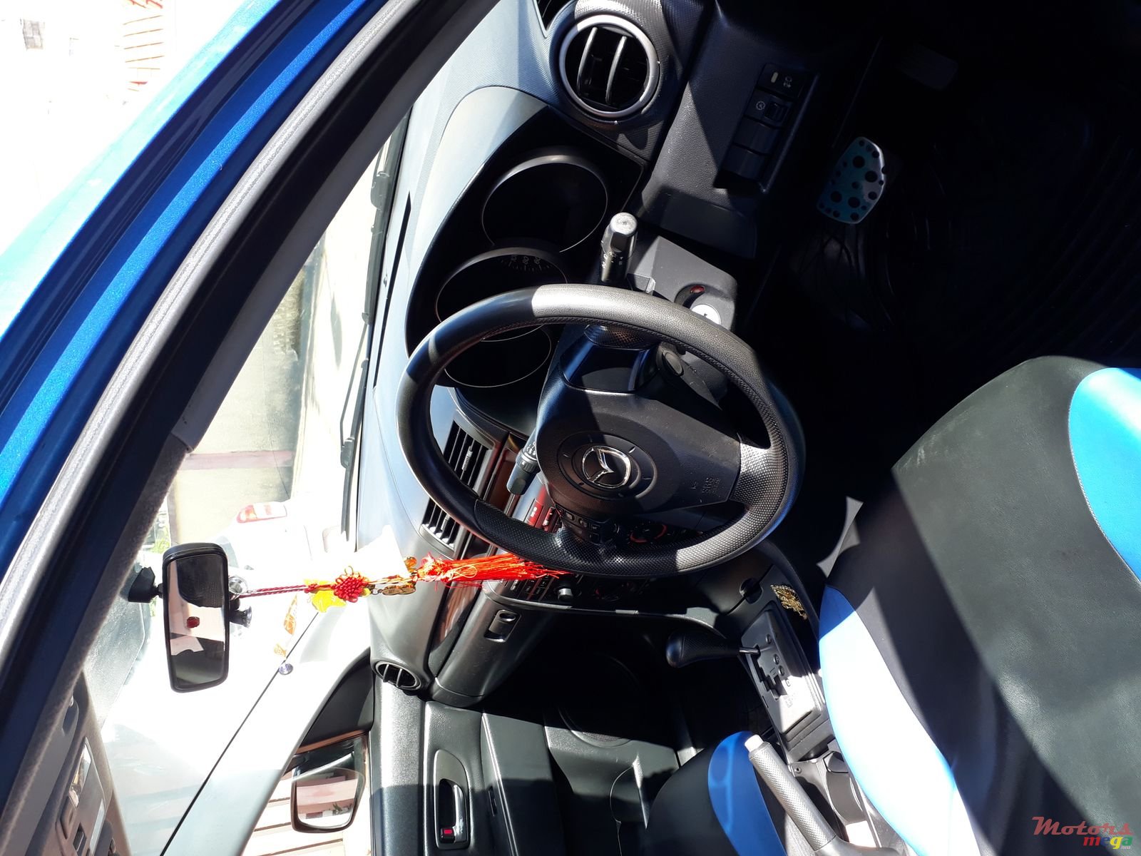 2005' Mazda Mazda3 photo #5