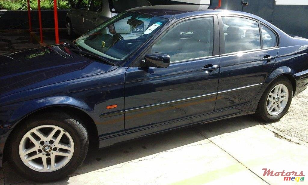 2001' BMW 318 photo #5