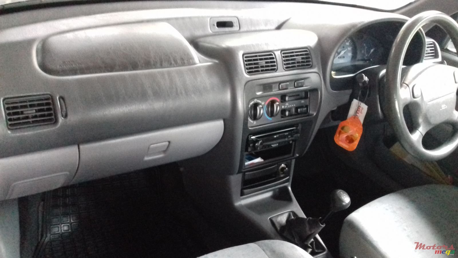 1998' Toyota Starlet photo #3