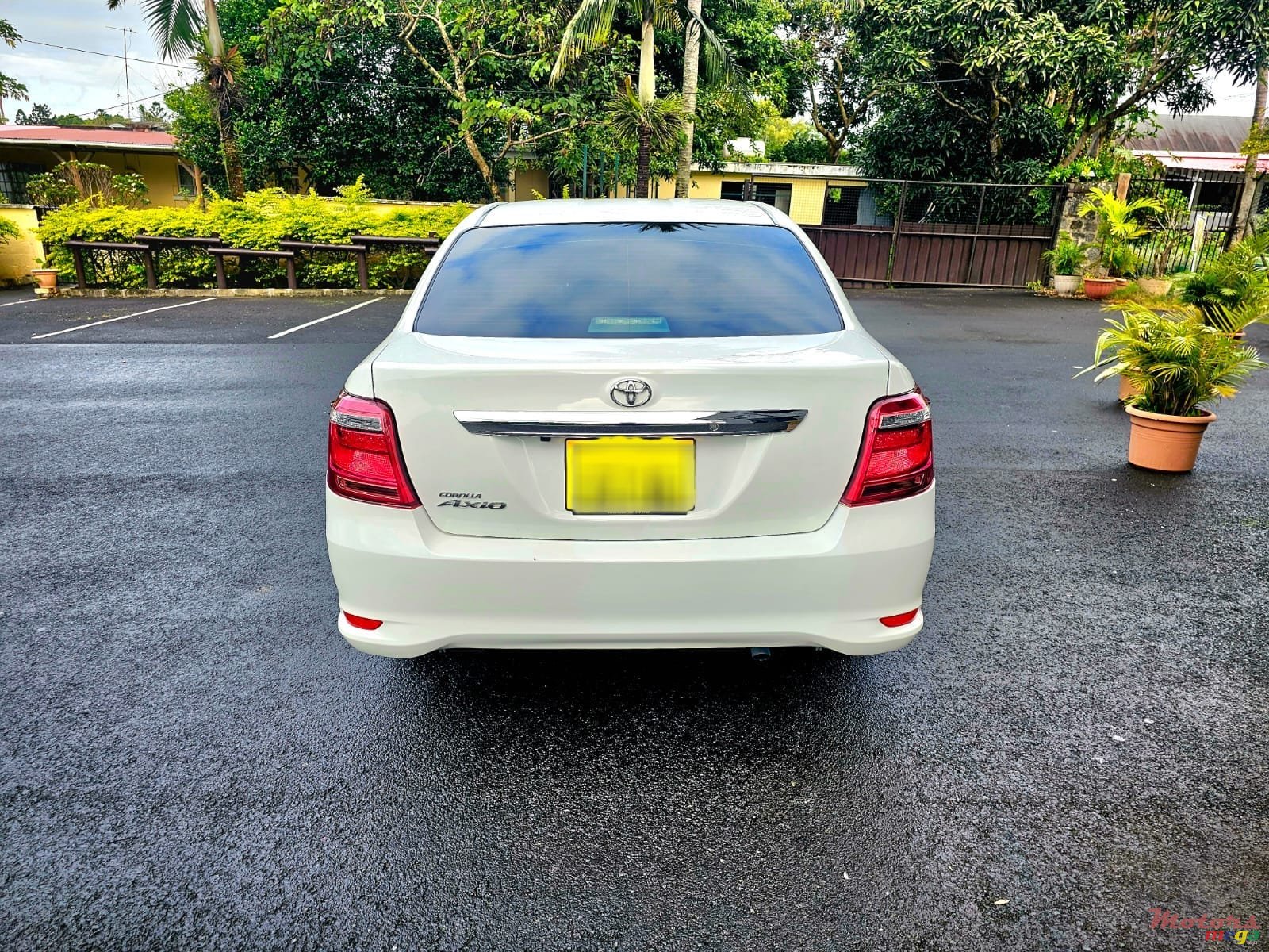 2016' Toyota Axio photo #2