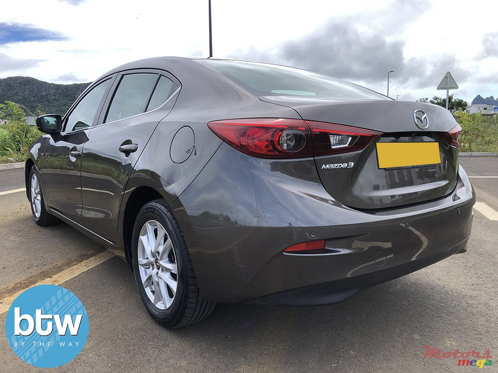 2018' Mazda 3 photo #4