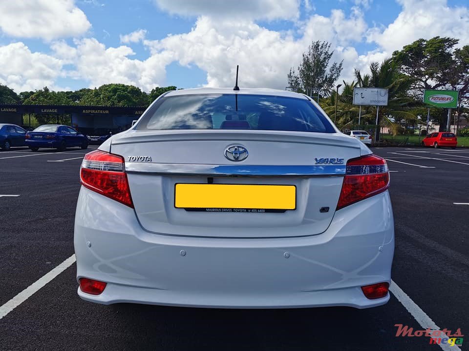 2016' Toyota Yaris photo #3