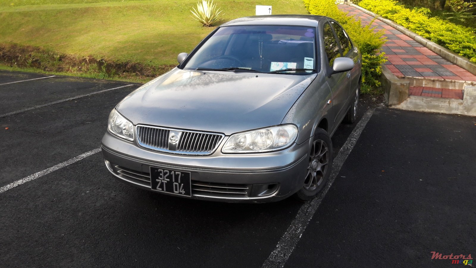 2004' Nissan N17 photo #1