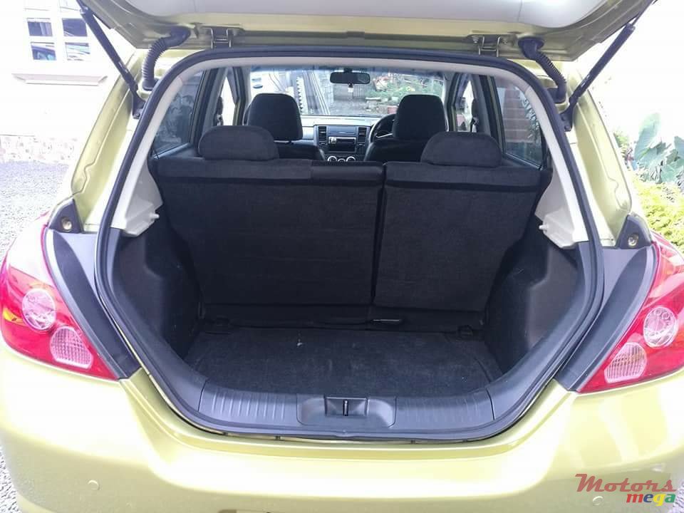 2005' Nissan Tiida Hatchback photo #6