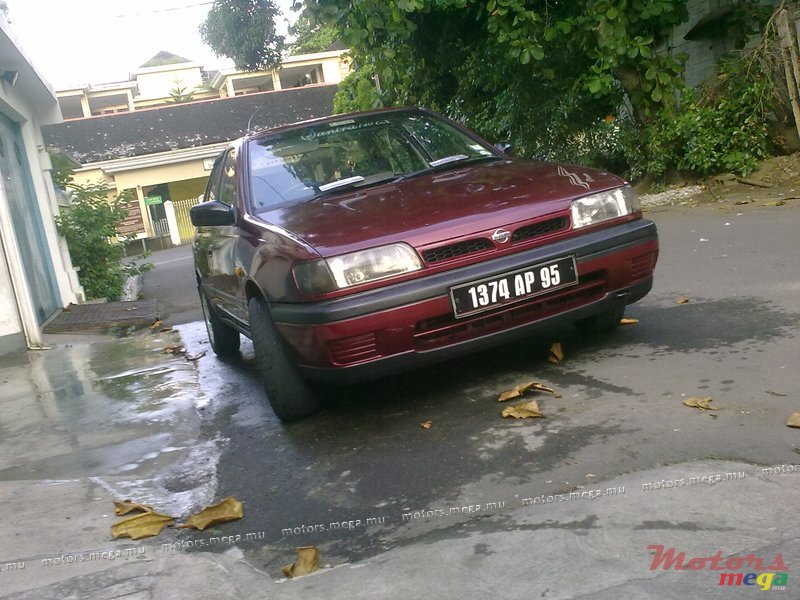 1995' Nissan jante cosmic photo #1