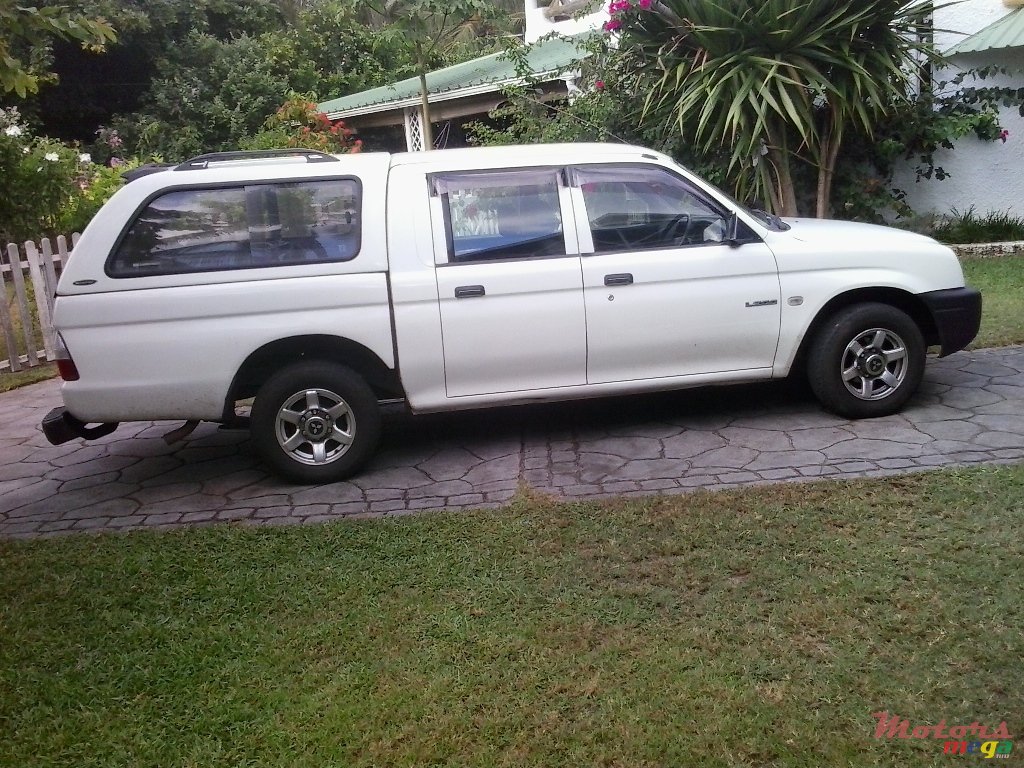 2007' Mitsubishi L 200 photo #1