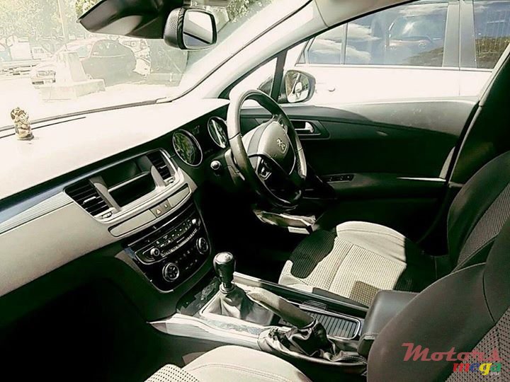 2012' Peugeot 508 photo #5