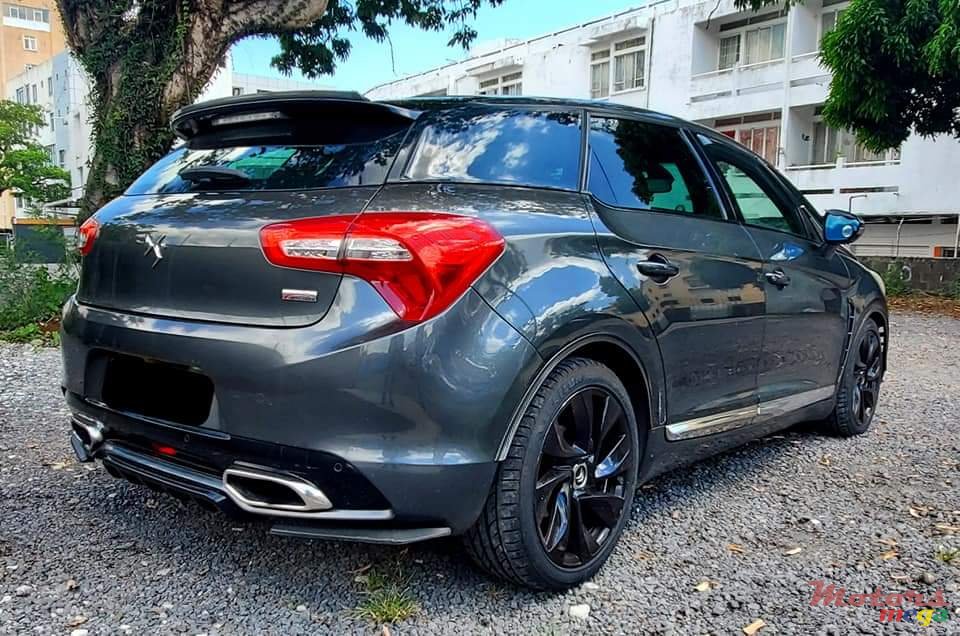 2015' Citroen DS5 photo #3