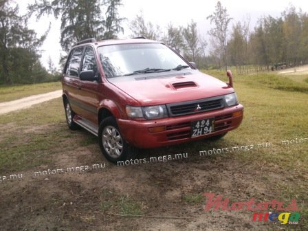1994' Mitsubishi RVR : essence + gaz photo #2