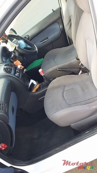 2005' Peugeot 206 photo #3