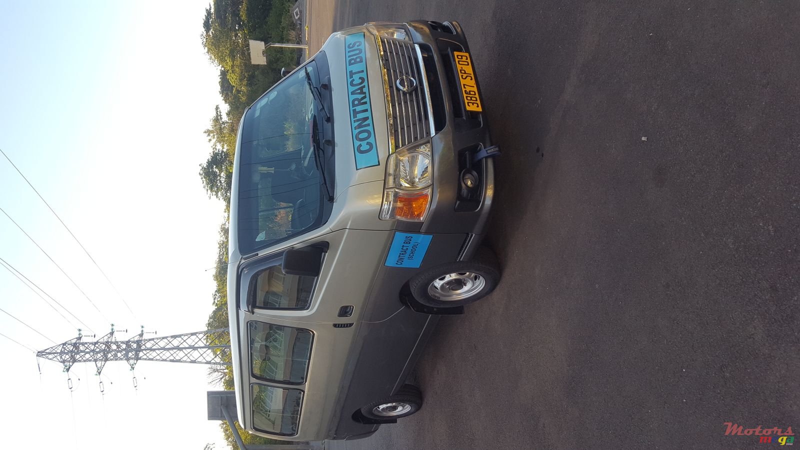 2009' Nissan photo #2