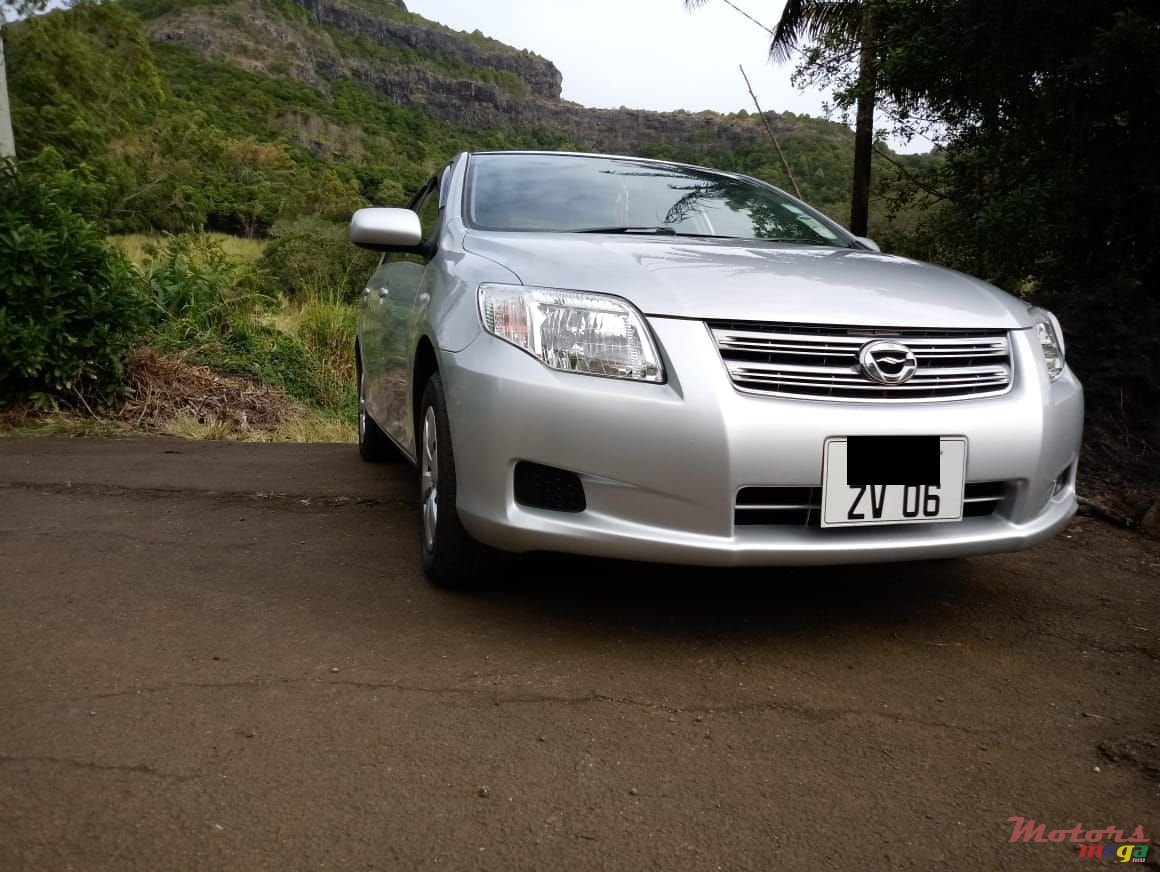 2006' Toyota Axio - photo #1