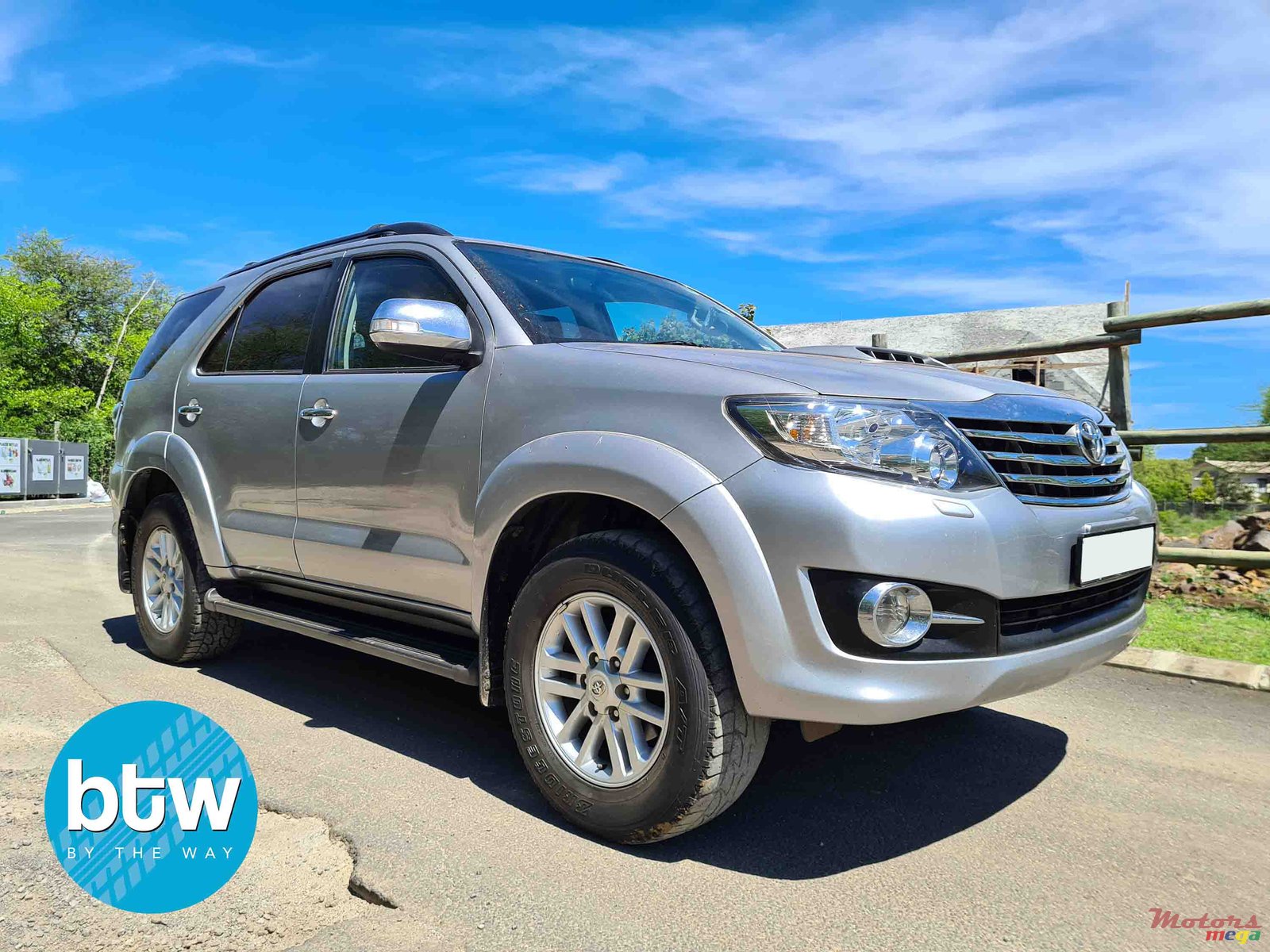 2016' Toyota Fortuner photo #1