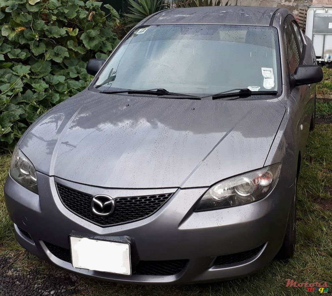 2004' Mazda Axela photo #1