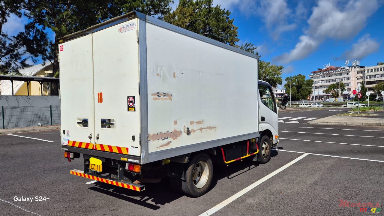 2011' Toyota Toyoace photo #3