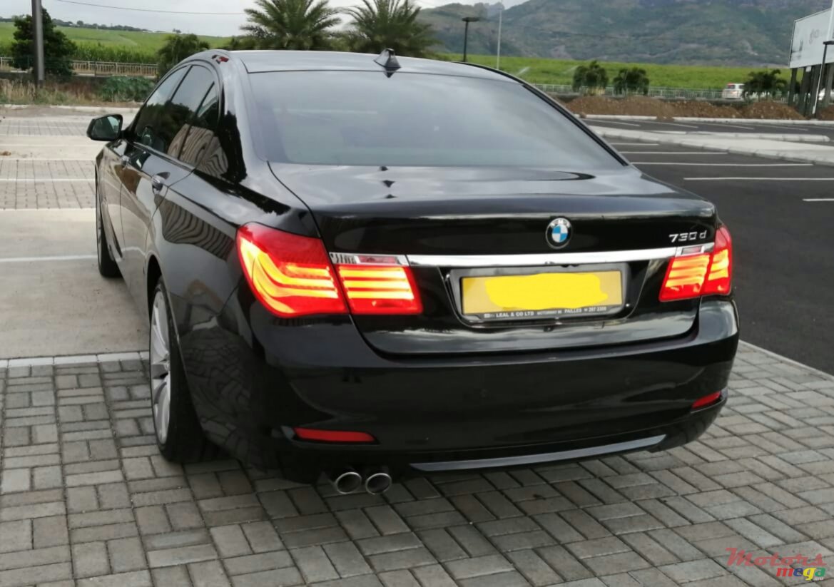 2009' BMW 7 Series 730D photo #2