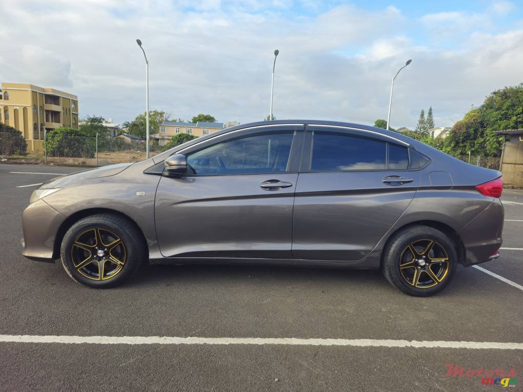 2014' Honda Ballade photo #4