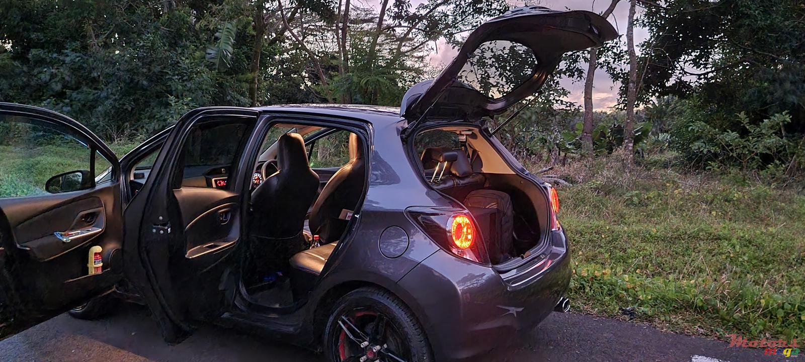 2014' Toyota Vitz photo #7